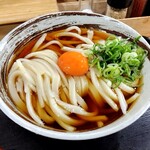 さぬきうどん 麦笑 - 「玉子ぶっかけ（大盛り）」は710円。