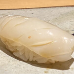 鮨 さいとう - 最小限の仕事が最大限に生きる烏賊