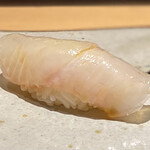 鮨 さいとう - シャリの温かさに驚いてしまいました！