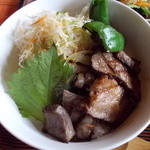 ナツメグ - ナツメグ　ステーキごはん　サラダアップ