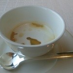 ベージュ アラン・デュカス 東京 - アミューズブーシュ