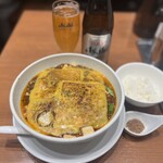 蝋燭屋 - アサヒスーパードライ700円
      焼きチーズ麻婆麺倍辛1,500円
      チーズトッピング200円
      痺れ激増し100円
      ランチサービス半ライス少なめ