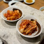 炭火焼肉ホルモンさわいし - キムチ・カクテキ