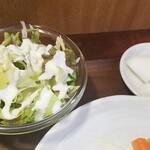 キッチン ブルー グローブ - サラダ、お新香のアップ