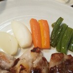 キッチン ブルー グローブ - 備え付け野菜のアップ