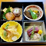 222247299 - まんざら定食　