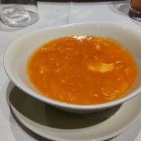南国酒家 原宿本店 - かにの玉子入りフカヒレスープ