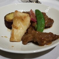南国酒家 原宿本店 - 秋田牛と旬野菜のXOｼﾞｬﾝ炒め