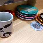 Sendai Heiroku - 奥行きの無いカウンター。箸箱やお茶で、もうギチギチ