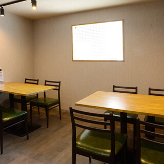 ★カウンター席とテーブル席★