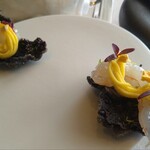 サンス・エ・サヴール - プティサレ:パリパリの海苔の上にボタン海老