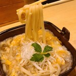 太閤うどん - とりおじやうどん【ミニ】
            出汁は利尻昆布と鰹節&鯖節&潤目鰯節と醤油(香川県小豆島、丸島醤油株式会社)&福来純長期熟成本味醂(岐阜県、白扇酒造株式会社) 
            しっとりとしたコシの軟らかな饂飩でした