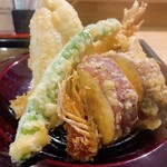 百承蕎麦 大和 - 海老の足が海老の風味バツグンで美味しかったです。