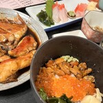 魚河岸 - 友達の金目定食に私のいくらウニ丼置いてみた