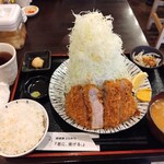 嬉嬉豚とんかつ 「君に、揚げる。」 - 