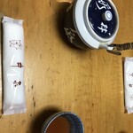 井泉 - お茶とおしぼり