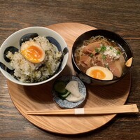 喰呑をかし - 緑茶豚の自家製チャーシュー麺と高菜ごまごはん温玉添え　1,200円