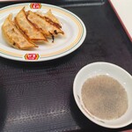 餃子の王将 - 餃子（ジャストサイズ）に酢コショウ!