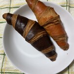 BRON RONNERY - お土産に買った　クロワッサン