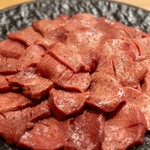 Sumibiyakiniku Kuguru - 