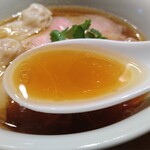 麺 ふじさき - 上質な鶏油が麗しいスープ