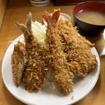 とんかつ山家 - ミックス定食です。（2023年10月）