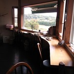 遊の丘 - 窓際カウンター５席（H25.11.1撮影）