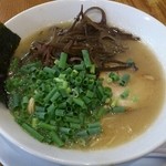 博多長浜らーめん ぼたん - ラーメン