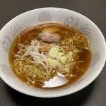 Eiraku - ラーメン(600円)