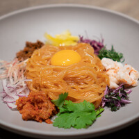 焼肉うしごろ 池袋店 - １０種の彩りビビン麺