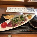 Ginza Rokusantei - カツオのカルパッチョ　新鮮でタレも美味しい。付け合わせのトマトはアメーラ