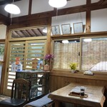 栃生梅竹 - 飲食スペース