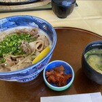 筑紫野カントリークラブ - 塩ホルモン丼