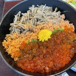 ゆりの木 - きのこと鮭・いくらの海鮮丼