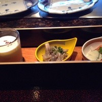横浜なだ万 - 前菜。これが一番美味しかった。特に、一番ひだり。
