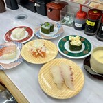 Osushi Doori - お寿司6皿と茶碗蒸し。合計で1452円でした。