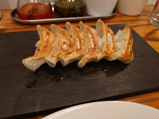 スタンドシャン食 Osaka北新地 Champagne & GYOZA BAR - 