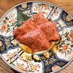 和牛A5雌牛と熟成牛舌 肉屋いちゆく - 