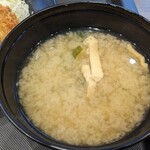 松屋 - 油揚げとワカメのお味噌汁…