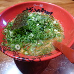 Ramen Zundouya - 味玉HOTらーめん(背油まみれのちぢれ麺)＋ねぎトッピング