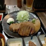 牛かつもと村 - ●ﾗﾝﾁ 定食。牛ｶﾂ195ｇ定食2600+生中ビール500=3,100円 