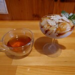 THE SHIP - ◯モロッコミントティー
      お代わりで頂いた
      
      ◯アーモンドパンナコッタ
      気持ち良い程プルプル食感なゼラチン効いてる
      アーモンドの味わいが美味しいパンナコッタ