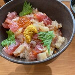Muten Kura Zushi - ランチ海鮮丼