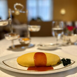 資生堂パーラー - 黄金色にまばゆく輝く、資生堂パーラーのオムライス