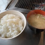 Kuidokoro Shakebanya - ご飯中盛　みそ汁
