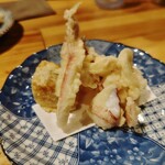 鯖とか烏賊とか真とか - 先ほどのイカのミミとゲソの天ぷら　自家製墨塩が一番相性良かった！