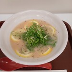 Menya Oru Weizu - レモン豚骨ラーメン980円)