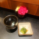 もち豚とんかつ たいよう - お茶とお新香