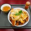 小樽ザンギとサケ 半身揚げのジョニー - チキンカツ丼