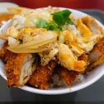 小樽ザンギとサケ 半身揚げのジョニー - チキンカツ丼
